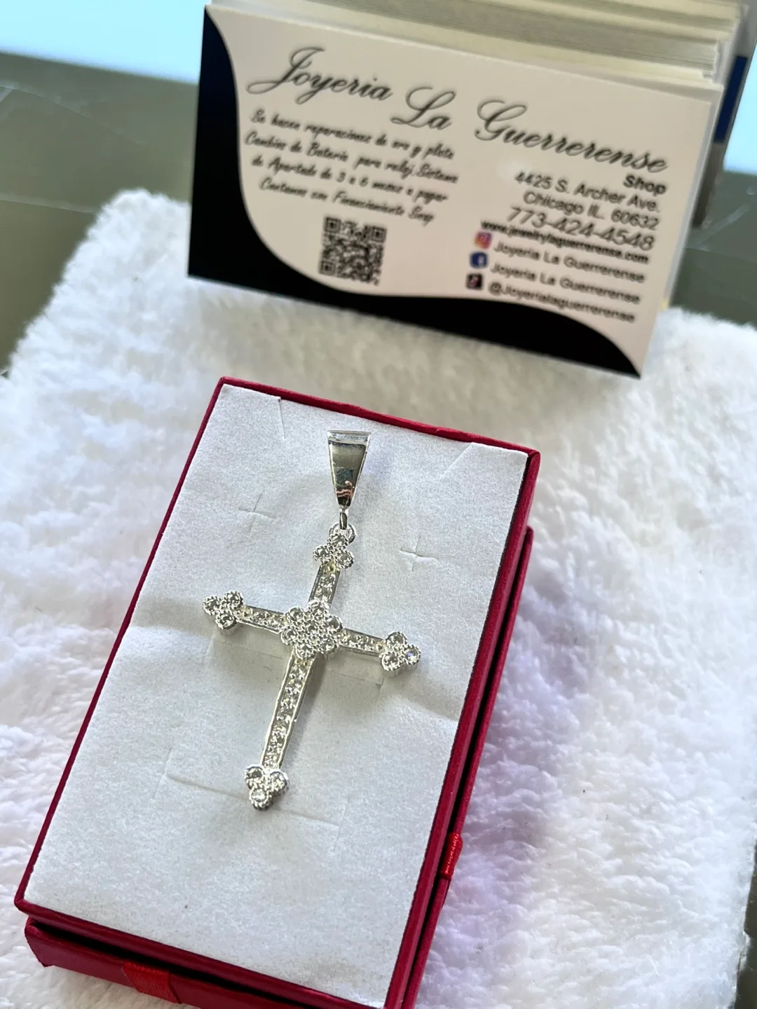 Silver Cross Pendant with Rhinestones image indicator(2)