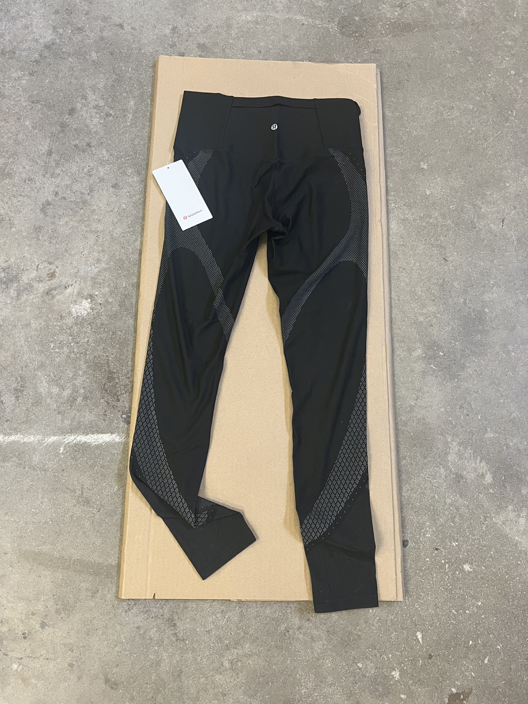 Lululemon Mapped Out HR Tight 28" Black - Size 10