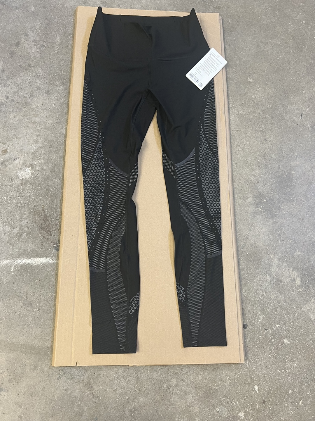 Lululemon Mapped Out HR Tight 28" Black - Size 10 - photo 5