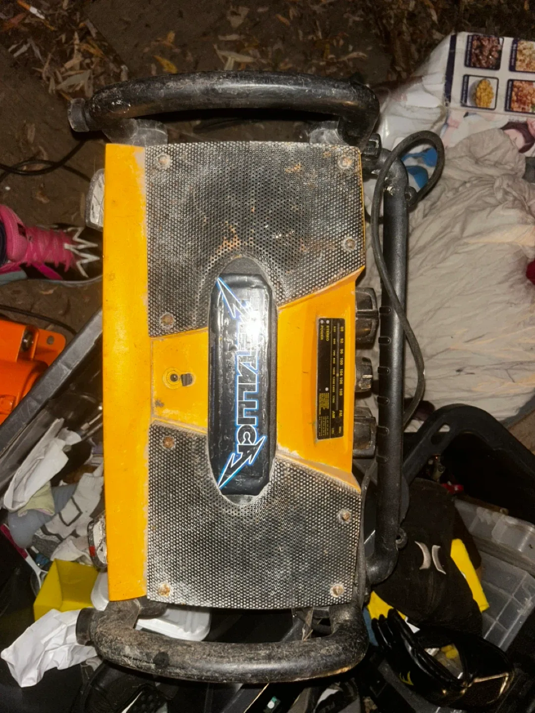 Dewalt Job Site Radio image indicator(2)