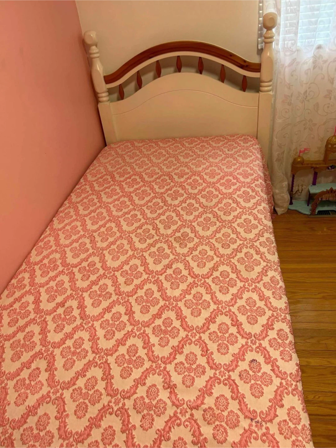 Bedroom Set: Bed, Nightstand, Dresser, Mirror