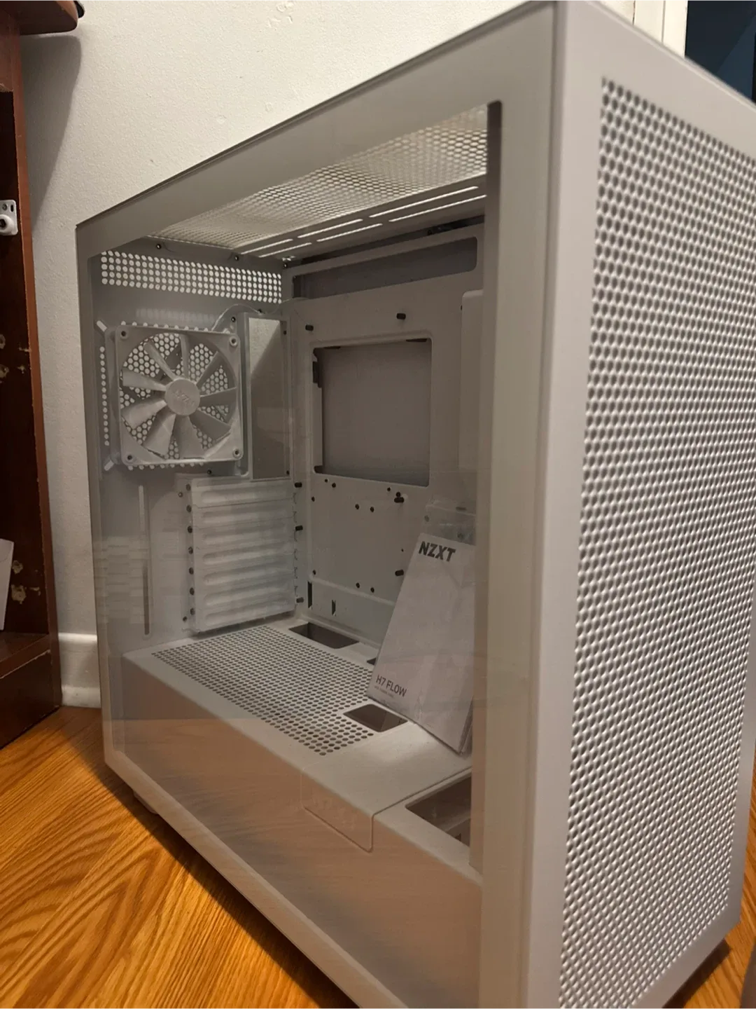 NZXT H7 Flow White PC Case image indicator(2)