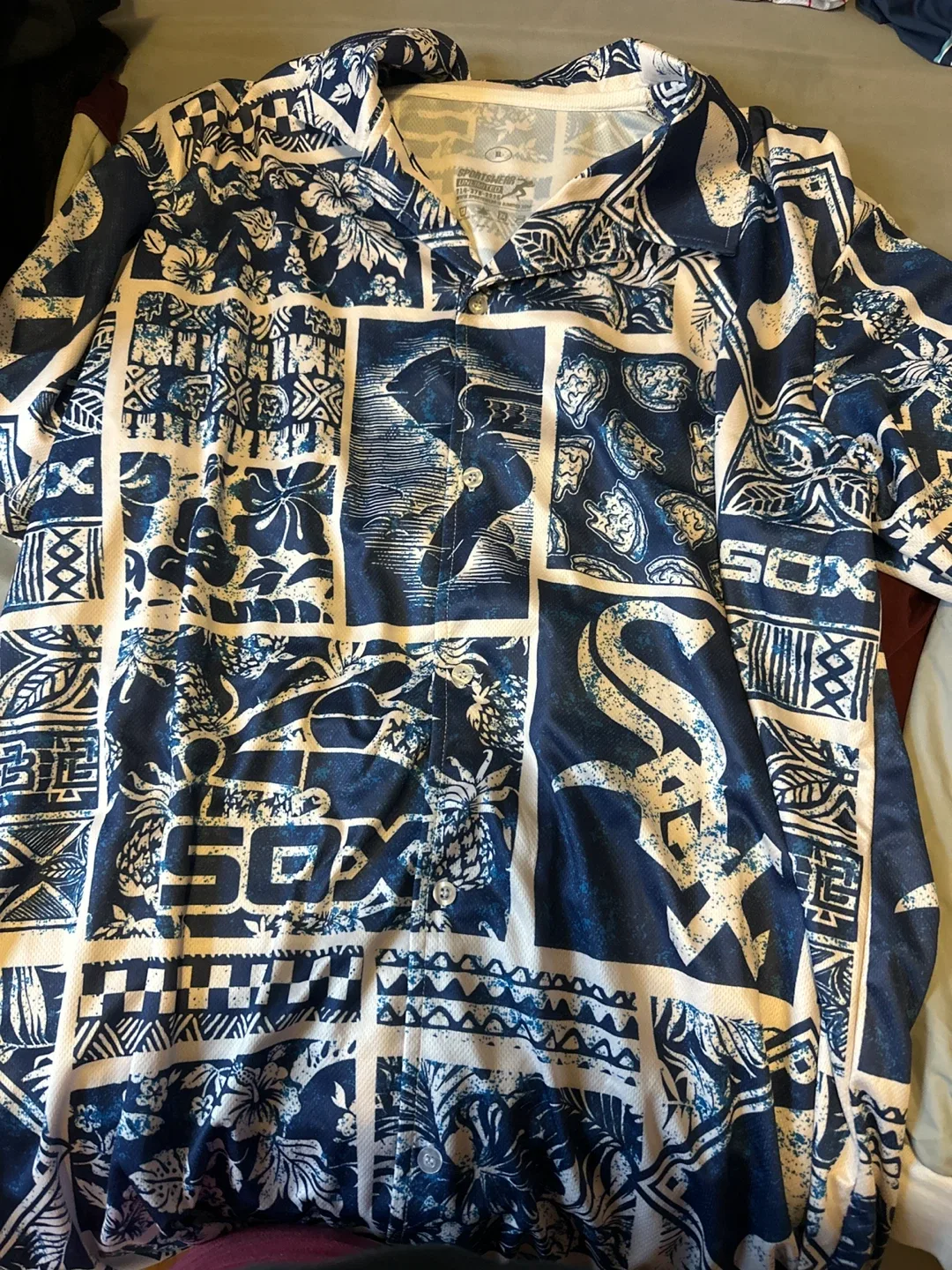 Chicago White Sox Hawaiian Shirt - Size XL thumbnail