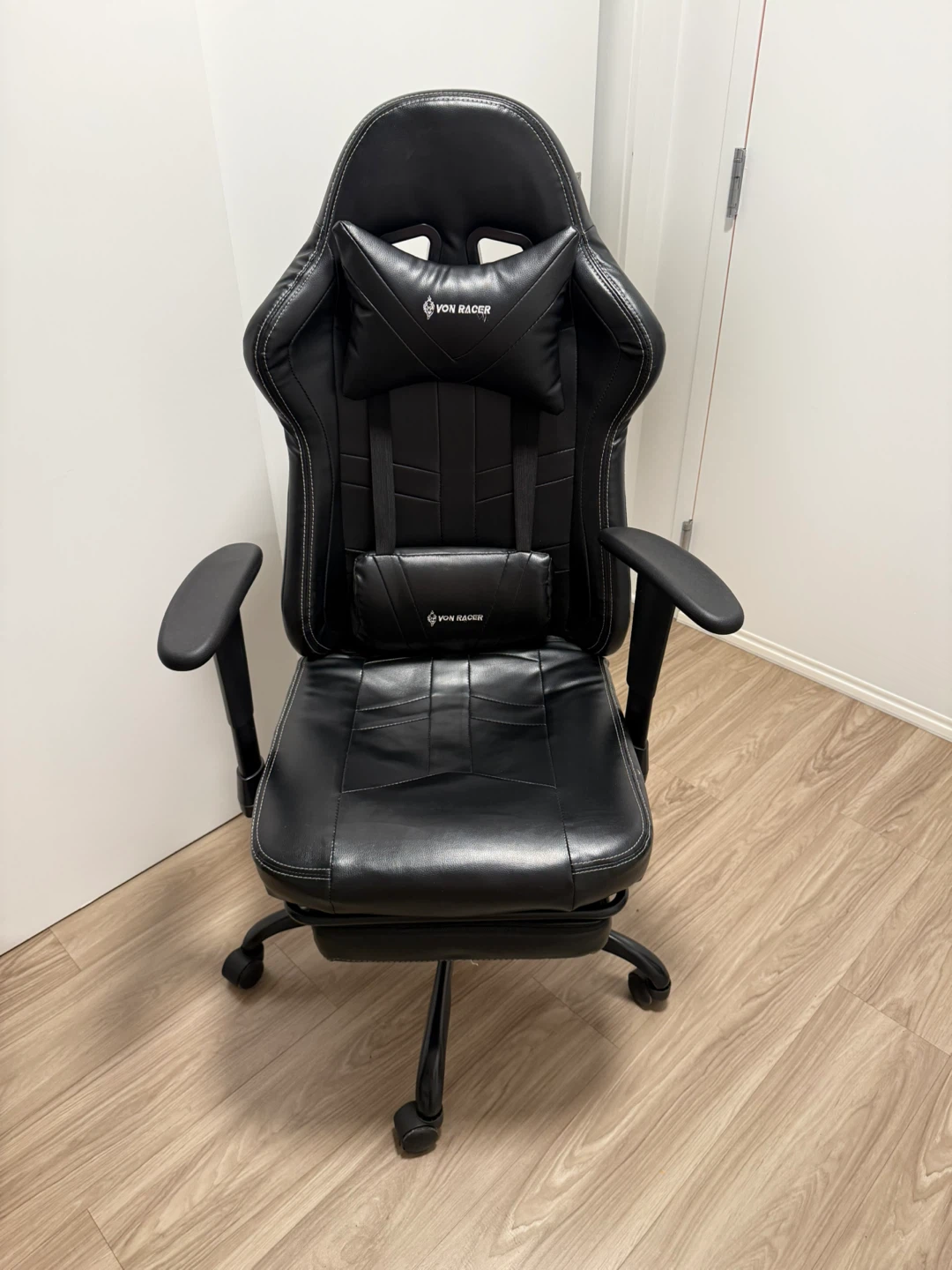 Von Racer Black Gaming Chair