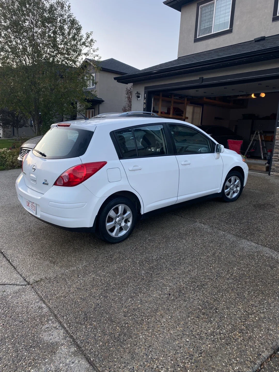 2010 Nissan Versa SL image indicator(3)
