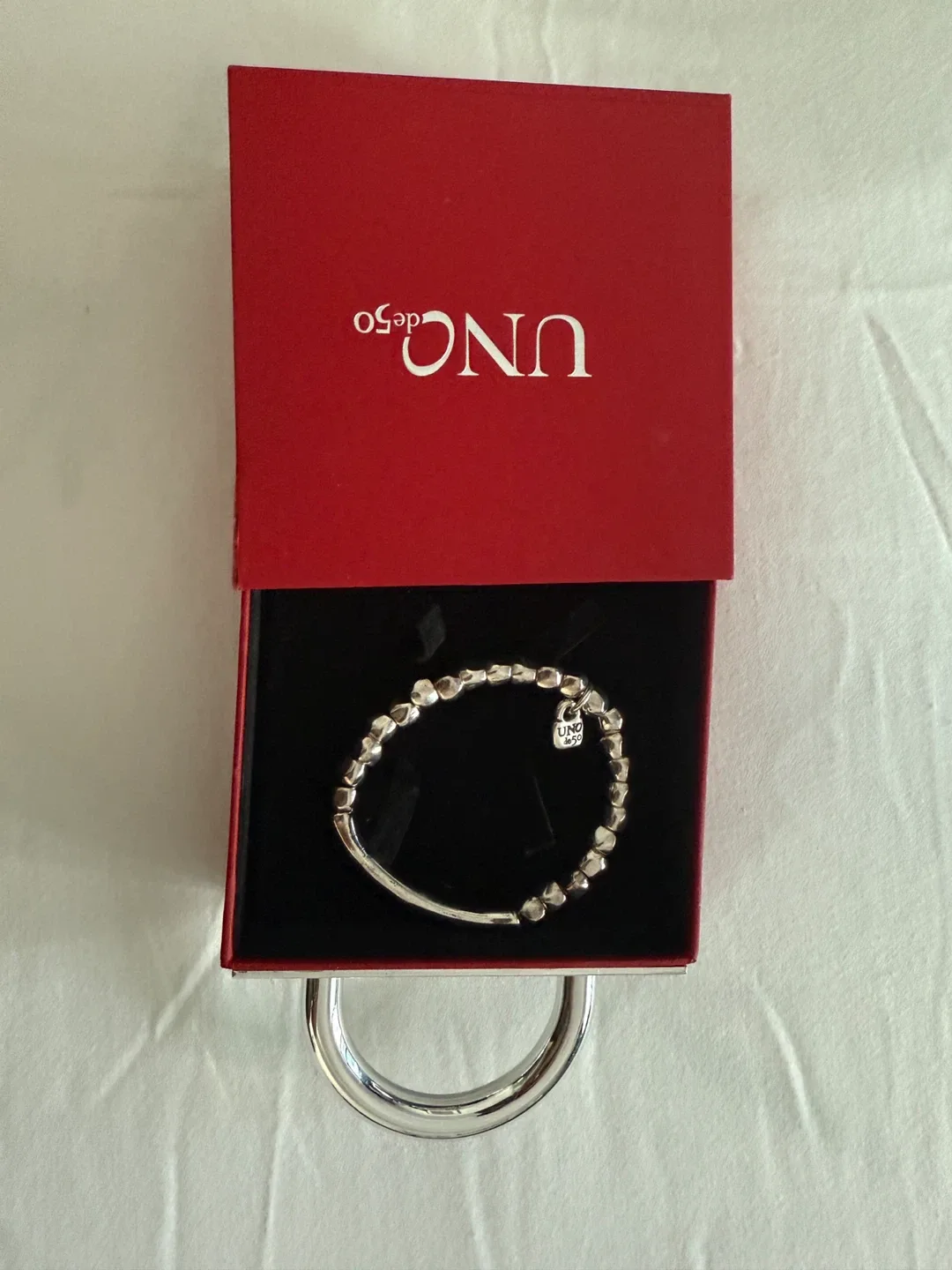 UNOde50 Silver Beaded Bangle Bracelet with Box image indicator(3)
