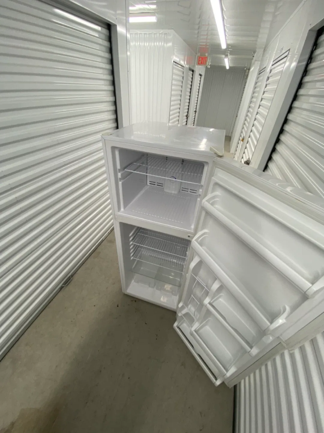 Whirlpool White Fridge 24 inch image indicator(2)