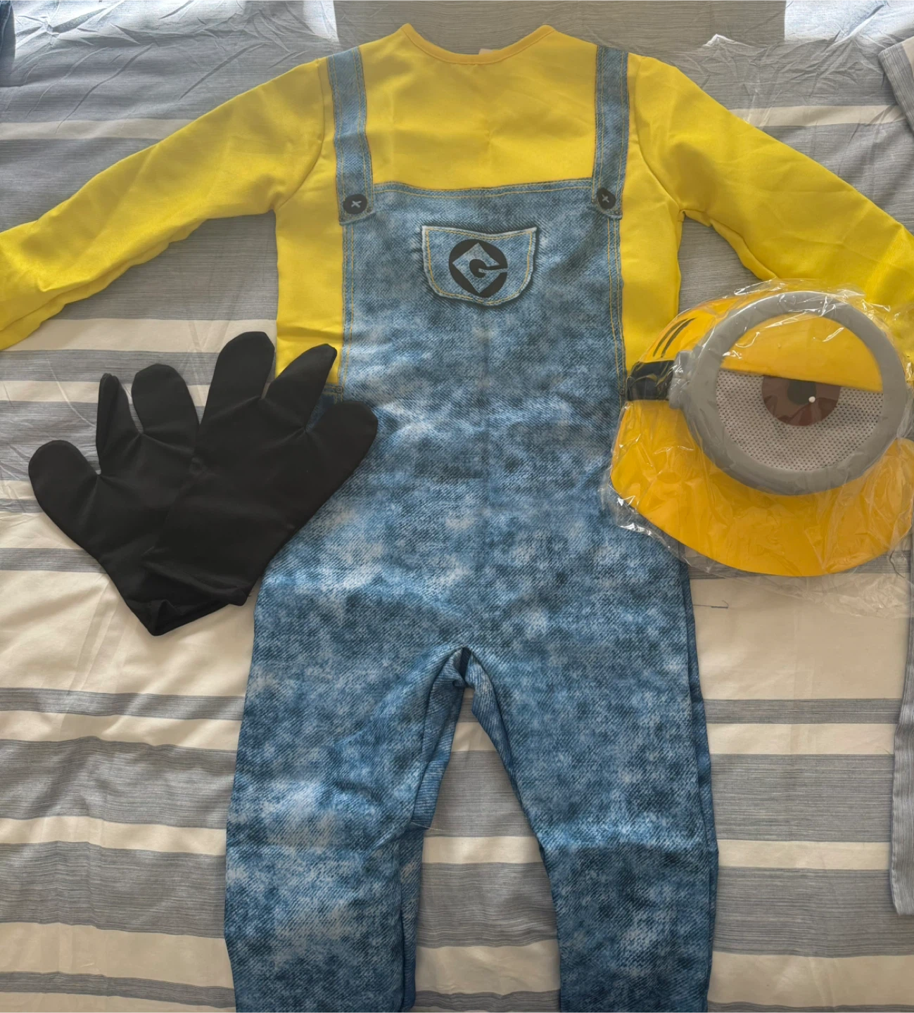 Minions Costume with Mask & Glove