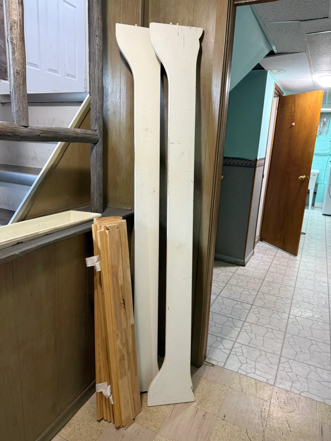 White Toddler Bed with Floral Design image indicator(3)