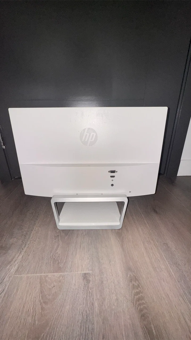 HP Pavilion 23xi Monitor — Great Condition! image indicator(2)