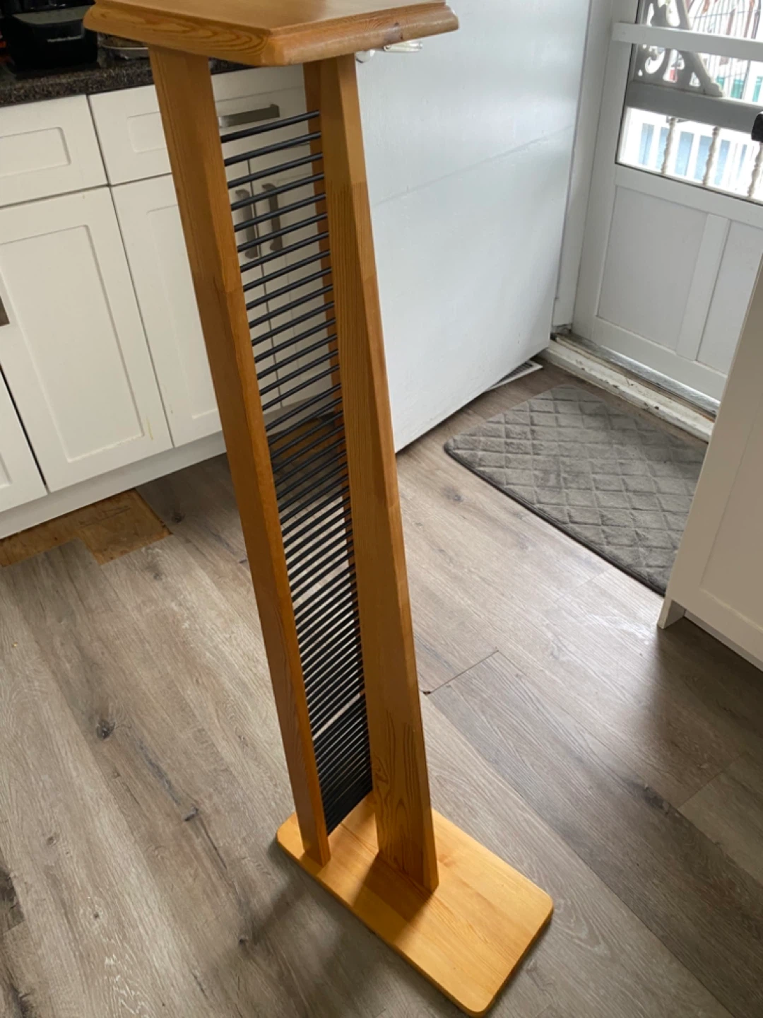 BEAUTIFUL SOLID OAK CD TOWER - photo 4