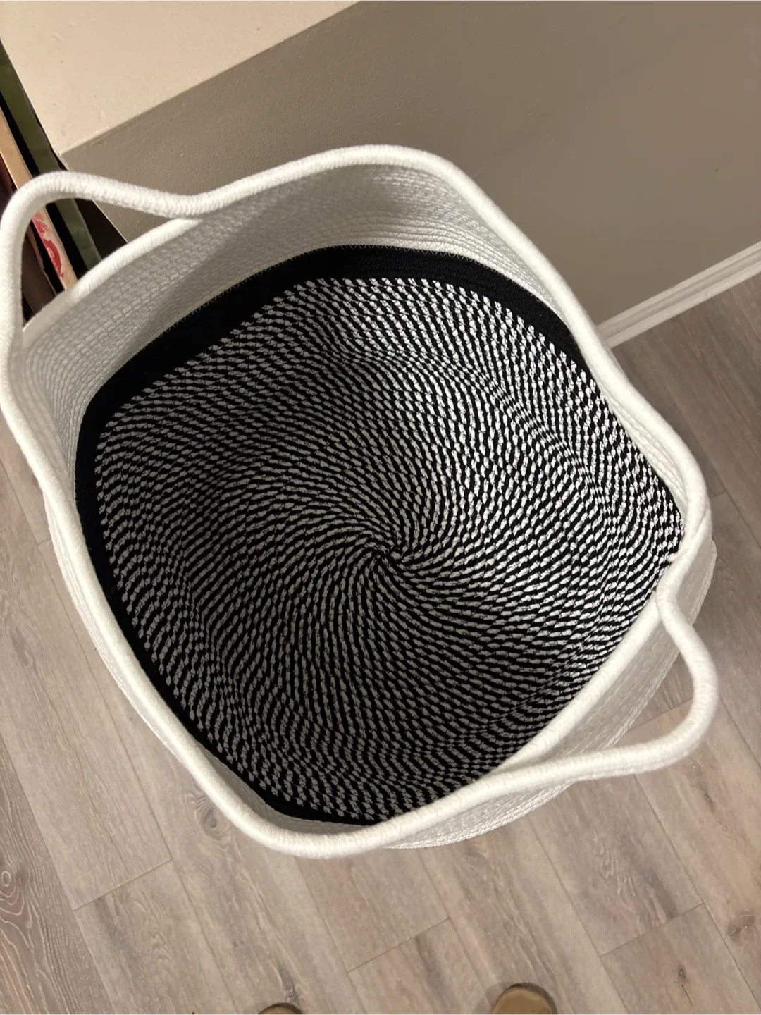 Rope Basket - White & Black image indicator(3)