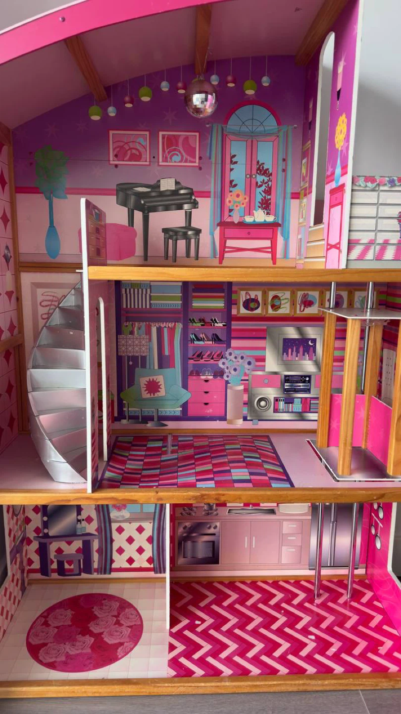 Barbie Dollhouse (Three-Story) - photo 2