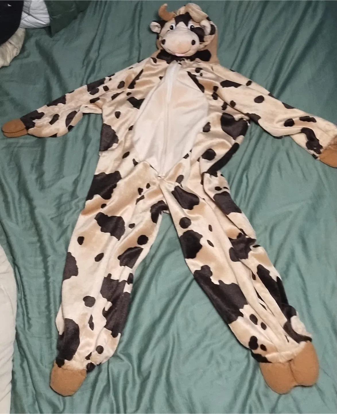 Kids size 7-8 cozy onesie style cow costume