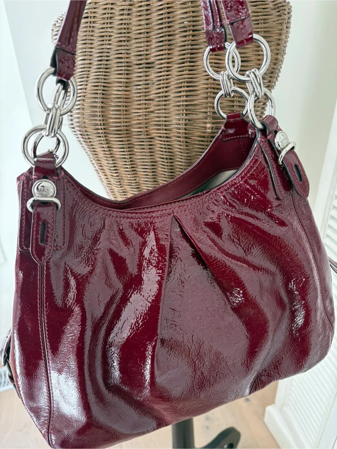 COACH MIA F1073-15734 Blood Red Patent Leather Shoulder Bag image indicator(8)