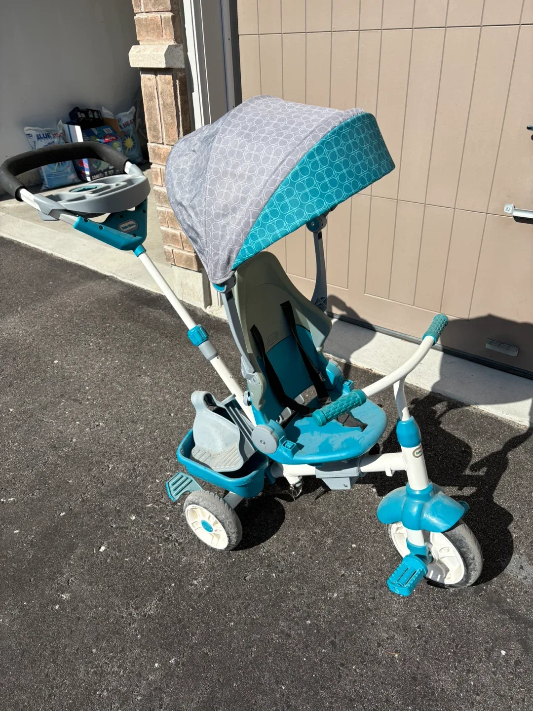 Little Tikes 4-in-1 Trike - Blue/Grey image indicator(2)