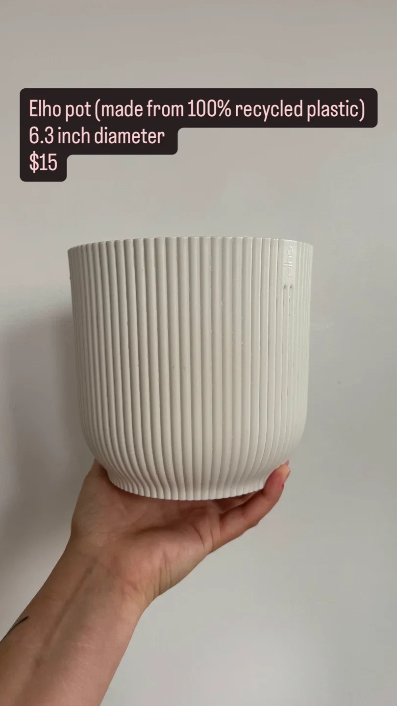 Multiple plant pots available (prices in photos) thumbnail