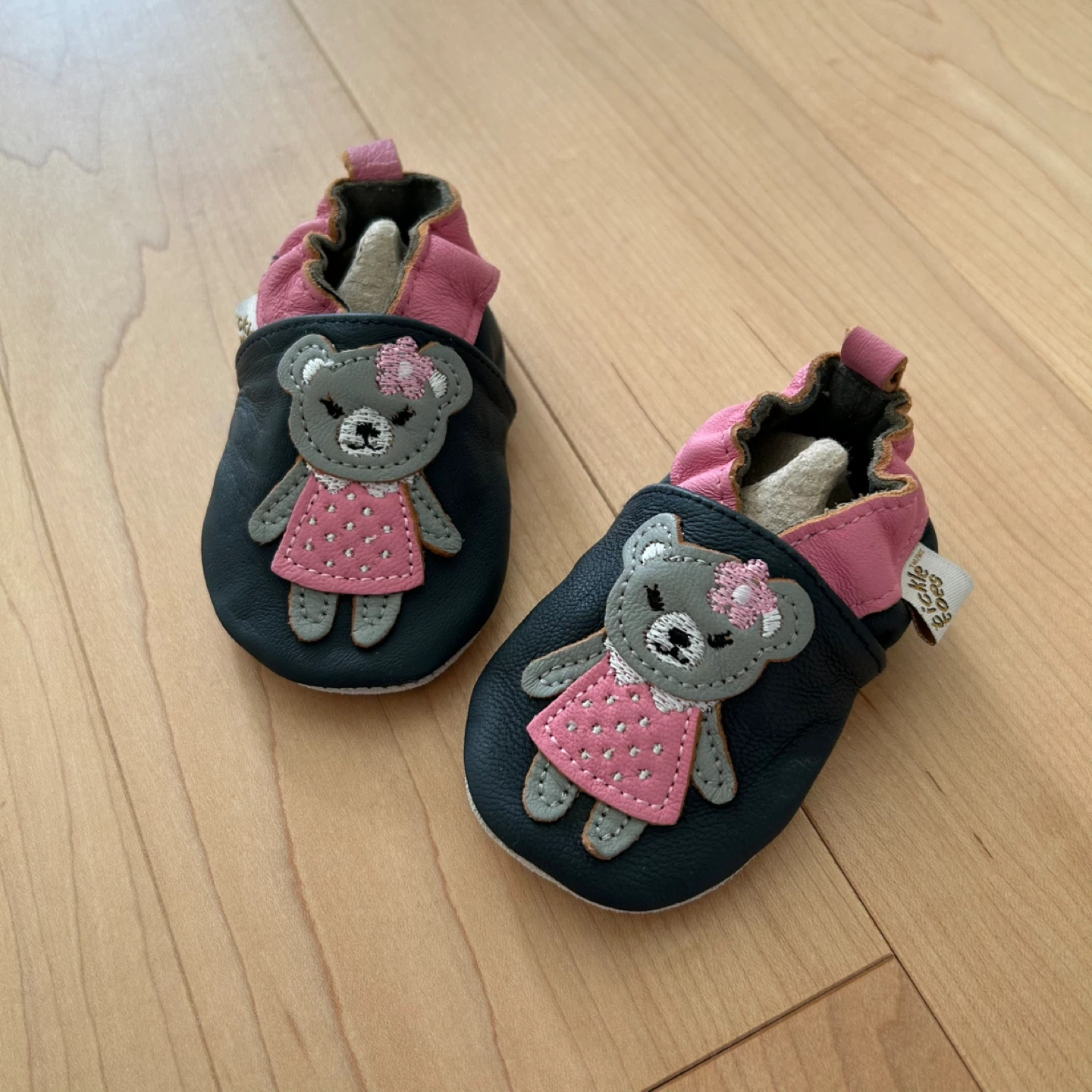 Baby leather booties (NEW) - 0-6 months