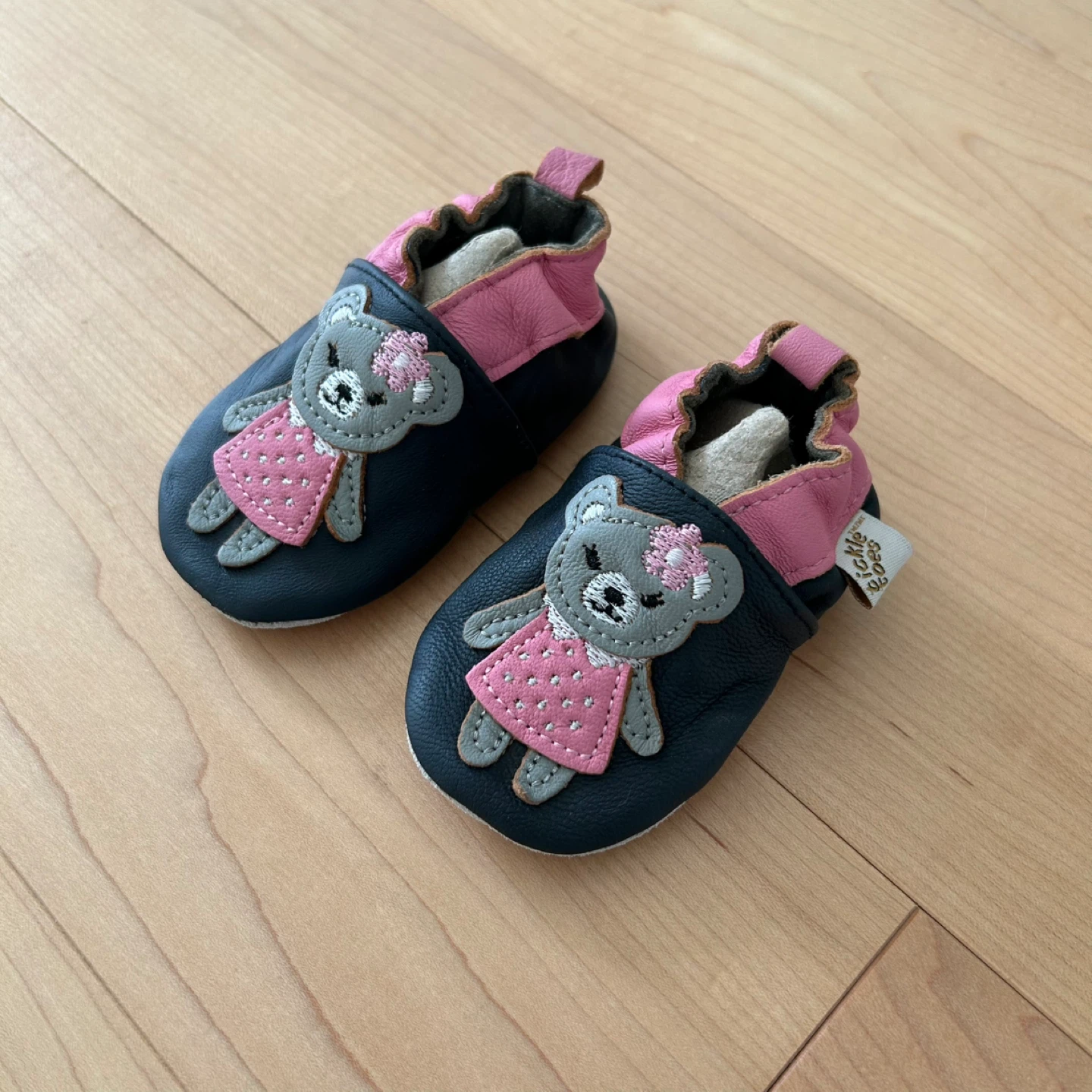 Baby leather booties (NEW) - 0-6 months - photo 2