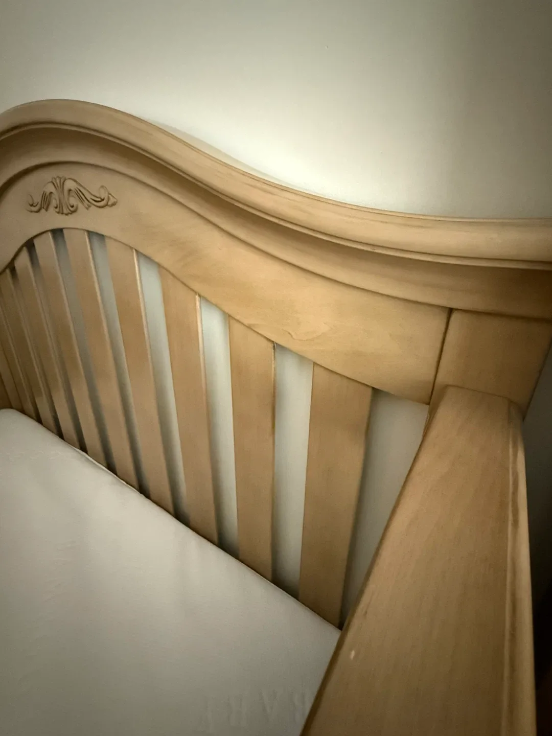 Convertible Baby Crib image indicator(2)