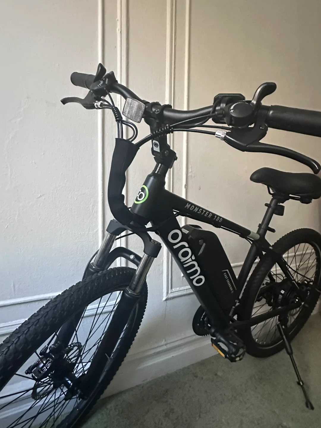 Black electric bike 36v Oraimo Monster 100 LCD Mountain Lithium image indicator(2)