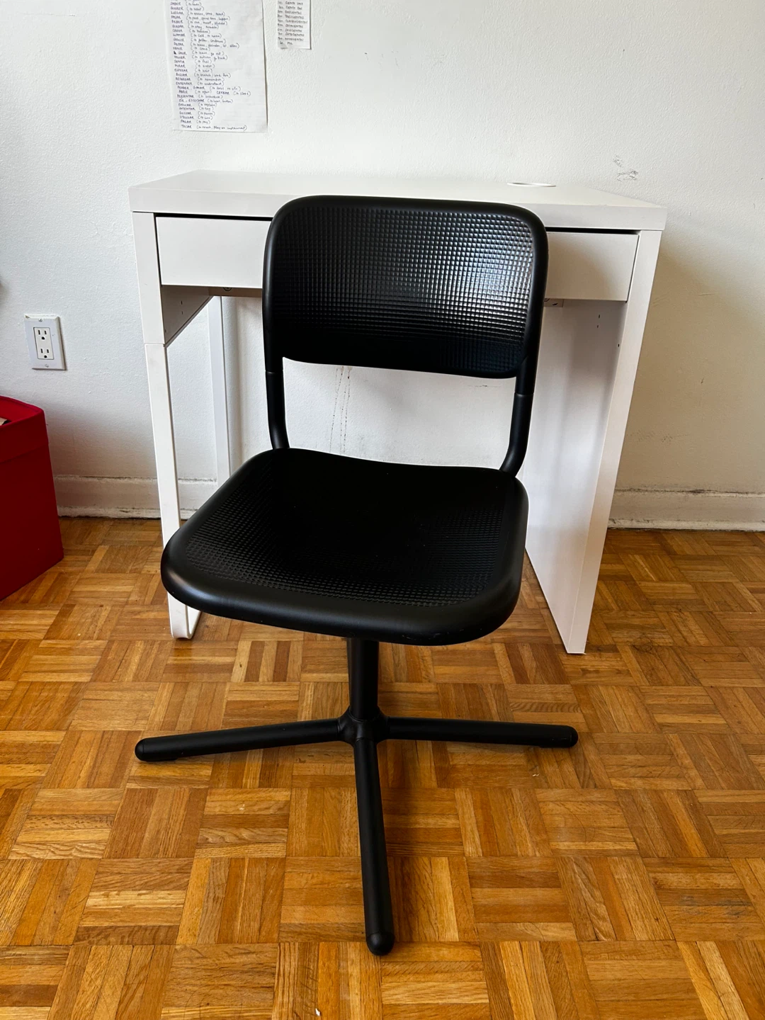 IKEA Micke White Desk Black Chair - photo 5