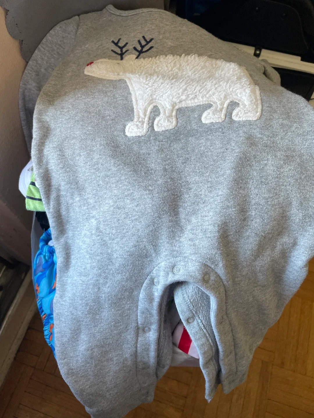 Assorted clothes for 6-12 months image indicator(4)