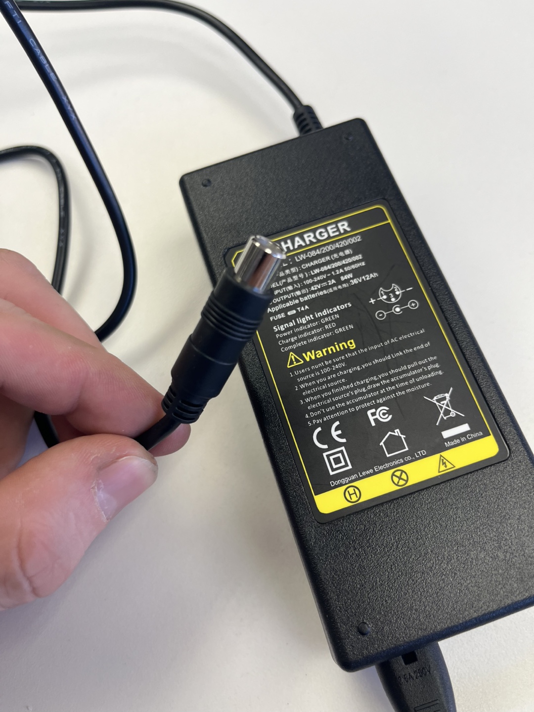 42V 2A Scooter Charger for 36V 10S Lithium Battery, Pinkind 36V - photo 2