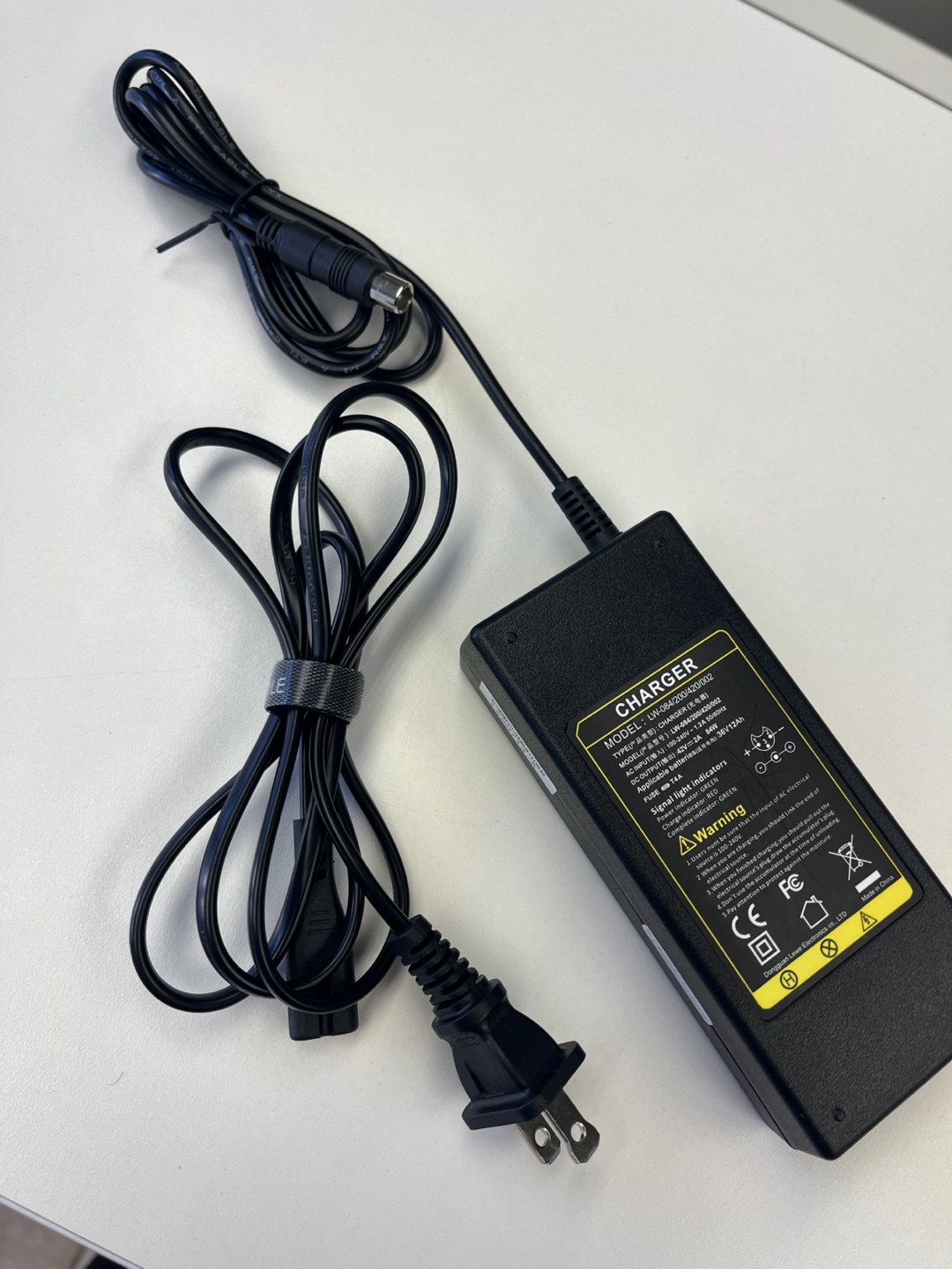 42V 2A Scooter Charger for 36V 10S Lithium Battery, Pinkind 36V - photo 4