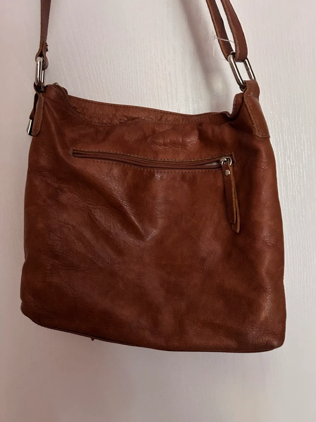 BNWT Italy Leather Crossbody handbag purse bag image indicator(2)
