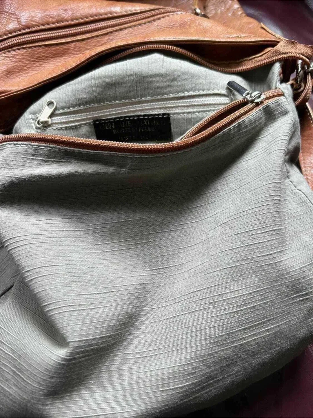 BNWT Italy Leather Crossbody handbag purse bag image indicator(6)