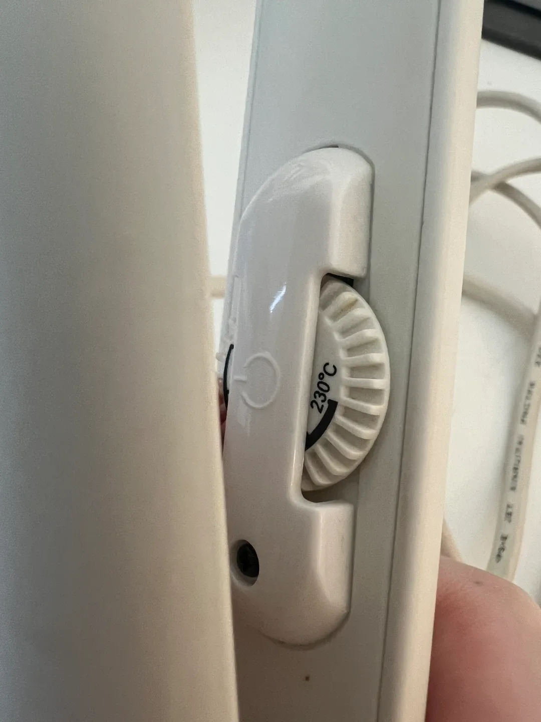 (Retail $145)Japanese Salonia Hair Straightener image indicator(4)