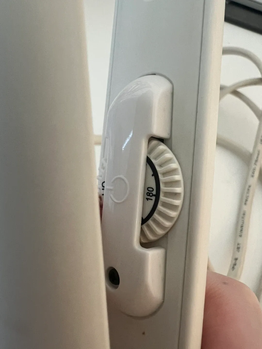 (Retail $145)Japanese Salonia Hair Straightener image indicator(3)