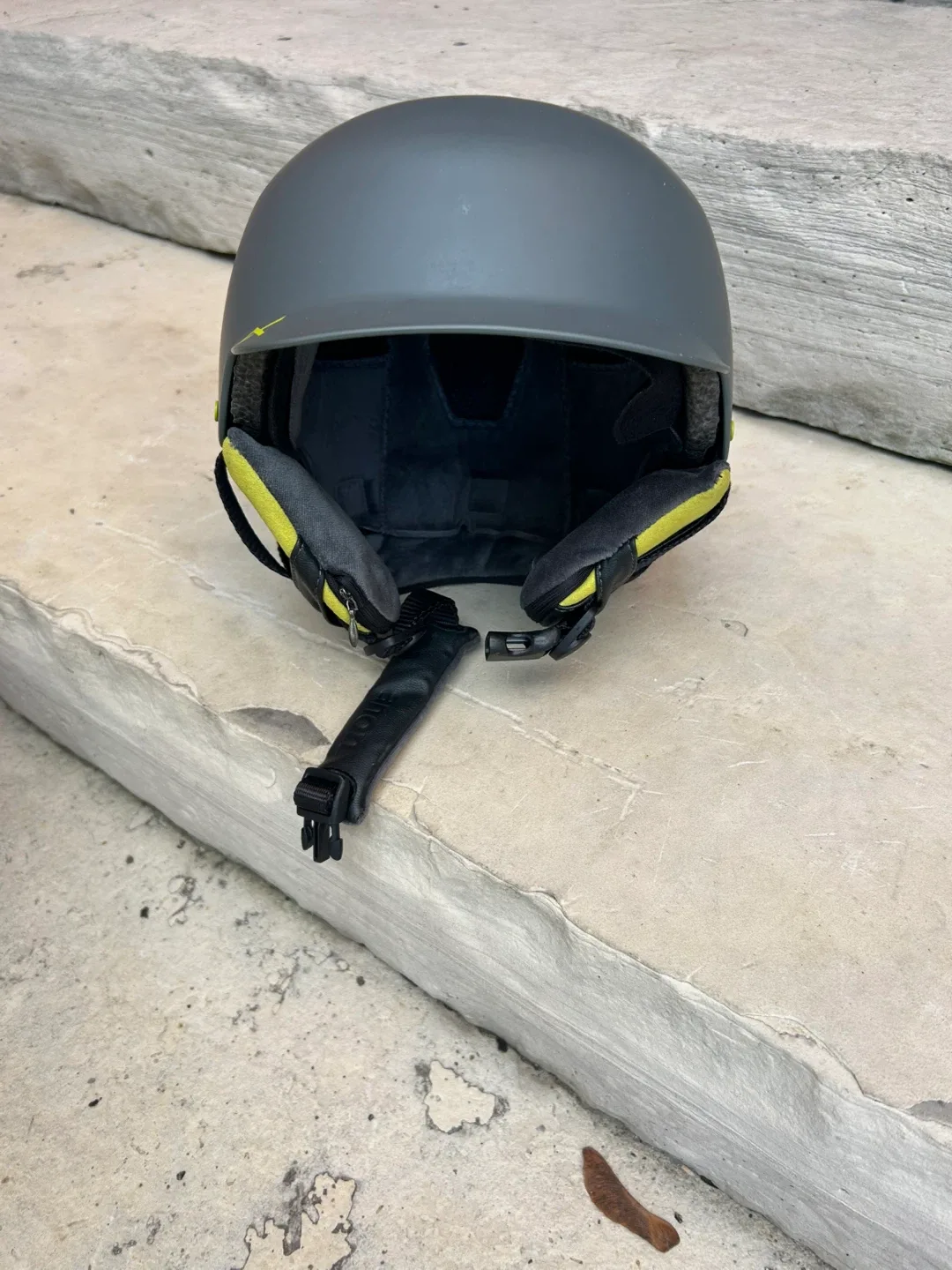 Volkl Unlimited AC3 Motion Skis & Tecnica Ski Boots image indicator(6)