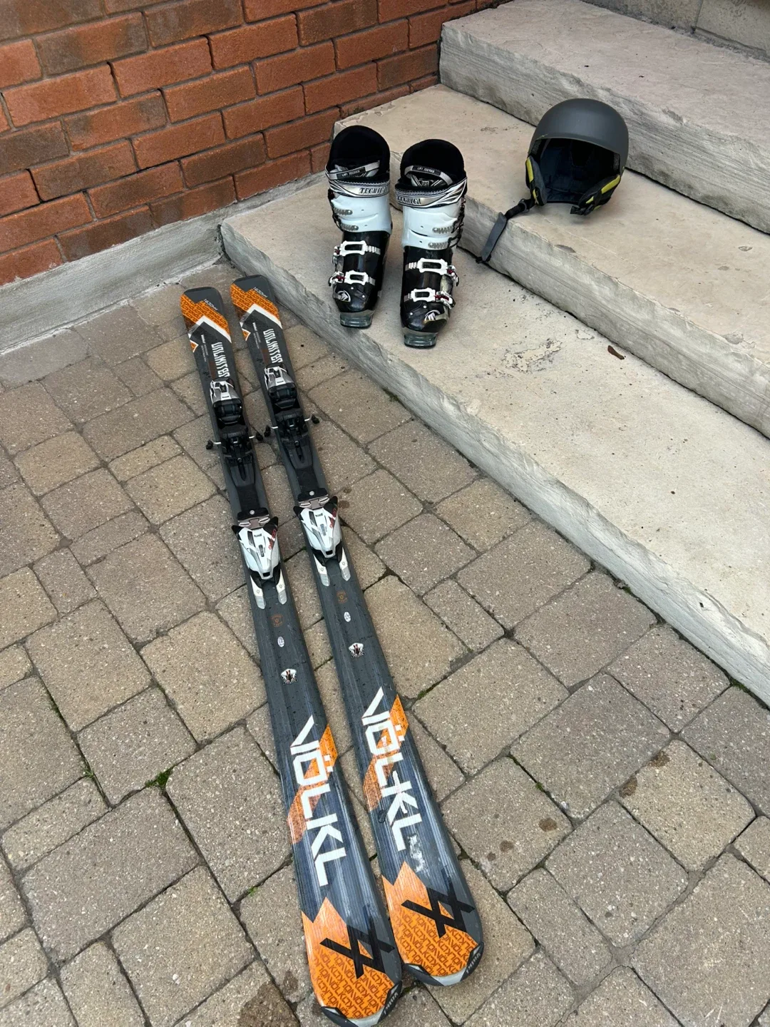Volkl Unlimited AC3 Motion Skis & Tecnica Ski Boots thumbnail