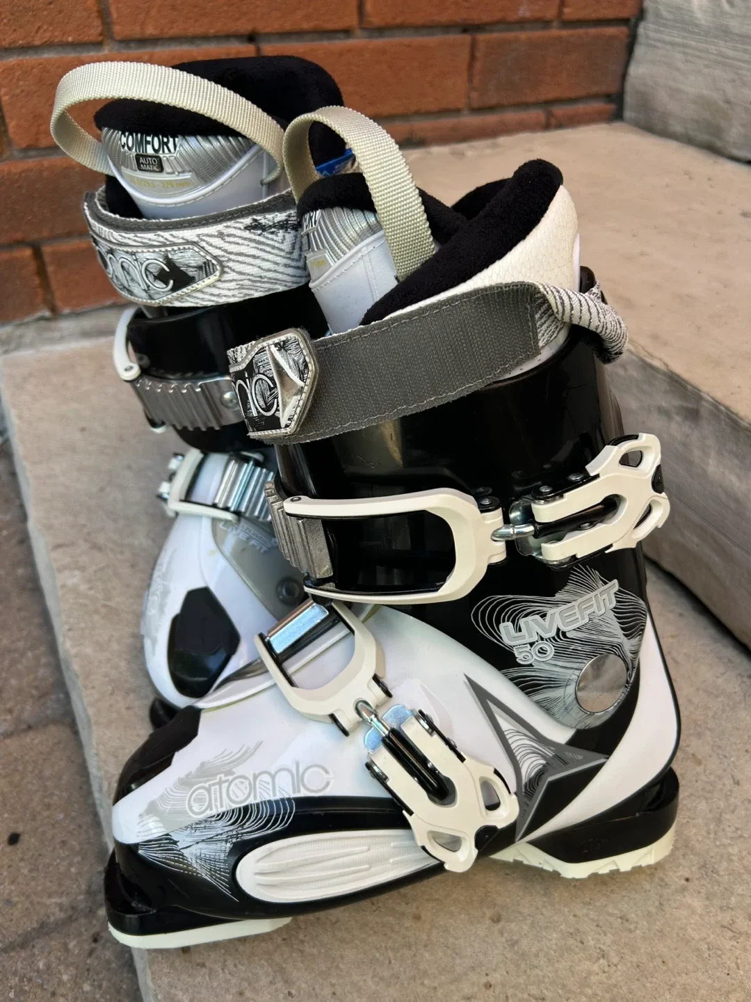 Dynastar Exclusive Skis & Atomic Live Fit 60 Ski Boots image indicator(5)