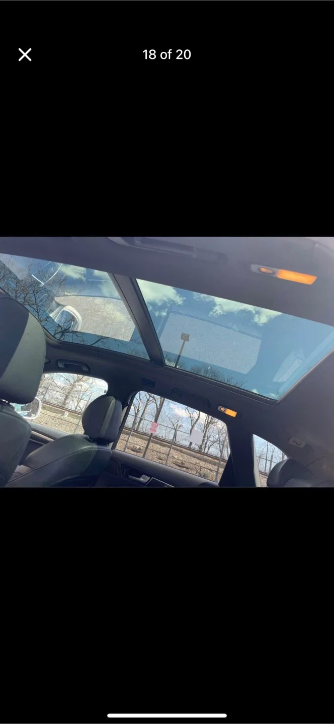 Audi SQ5 Blue SUV image indicator(9)