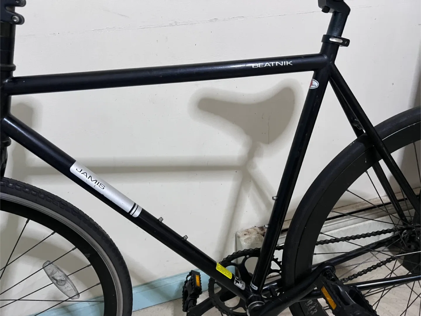 Jamis Beatnik Black Fixie Bike image indicator(6)