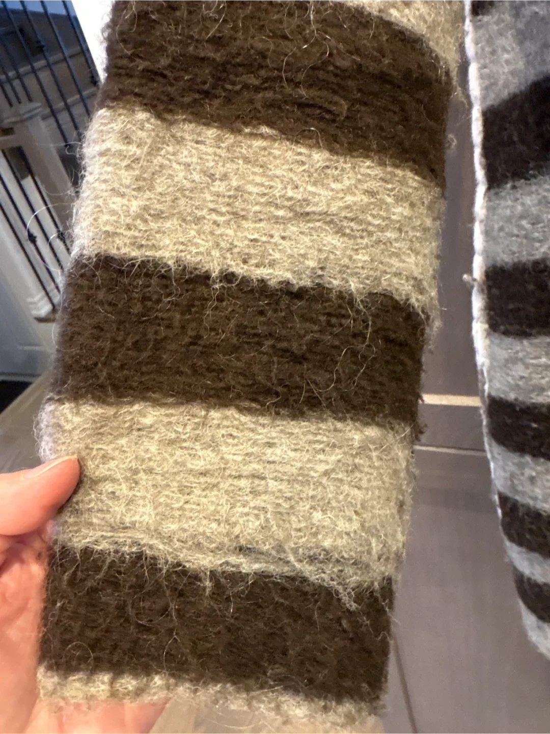 ing Enterprise Striped Cardigan - Size S/M image indicator(4)