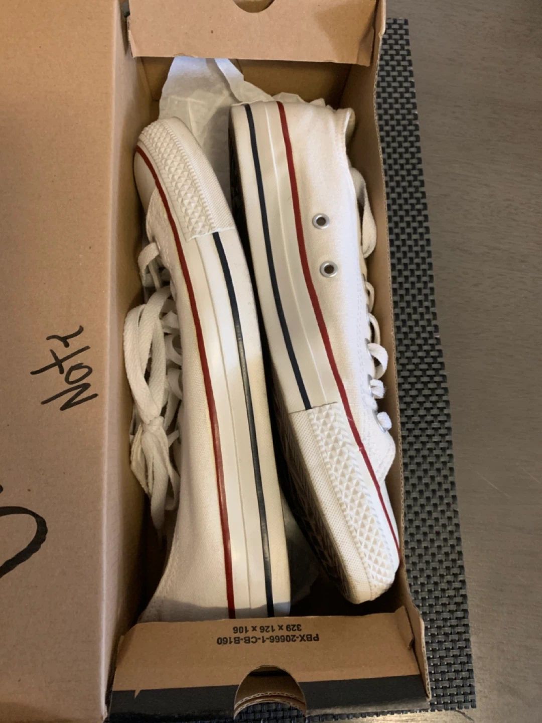 Converse All Star Low Top, Size 7 - photo 3