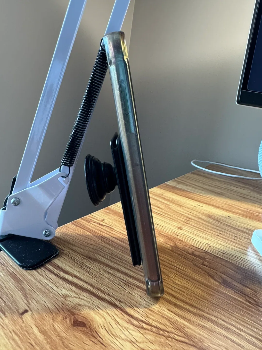 Motorola g(30) Phone with Case and Pop Socket image indicator(3)