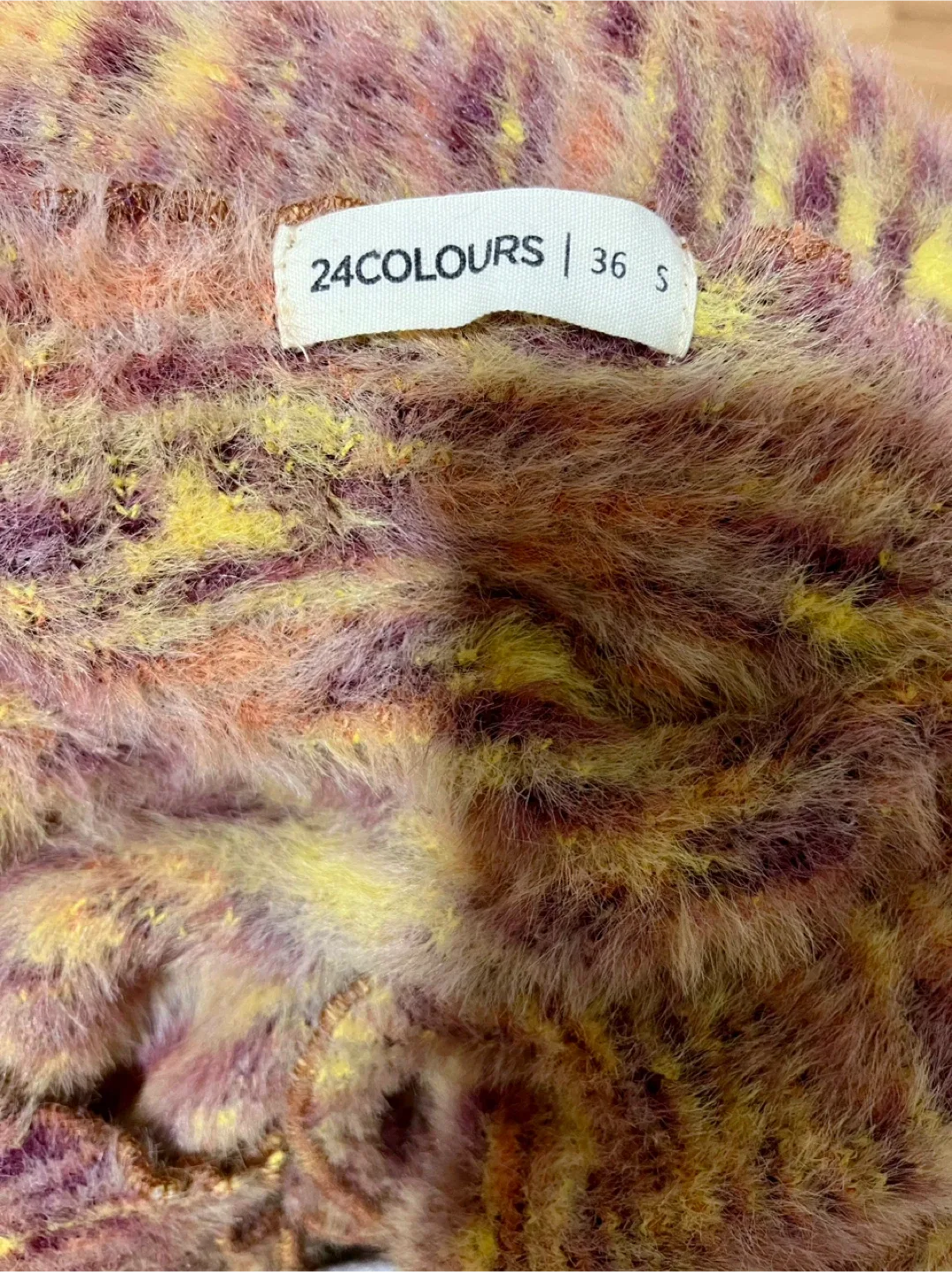 Two women’s sweater-Size S image indicator(6)