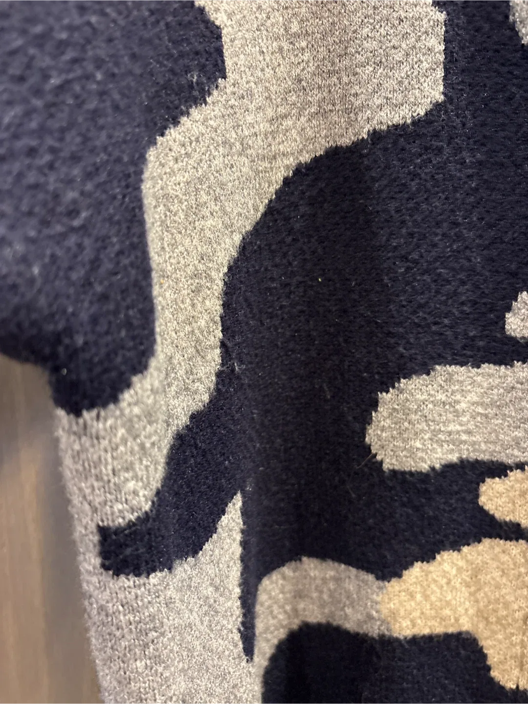 Koren Lady Camo Cardigan image indicator(3)