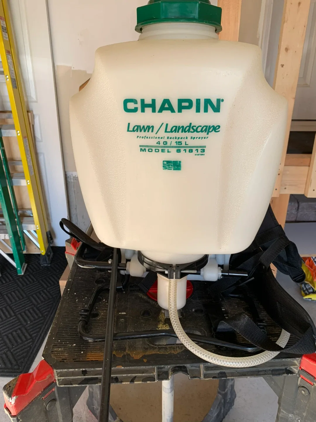 Chapin Lawn/Landscape 4G/15L Backpack Sprayer