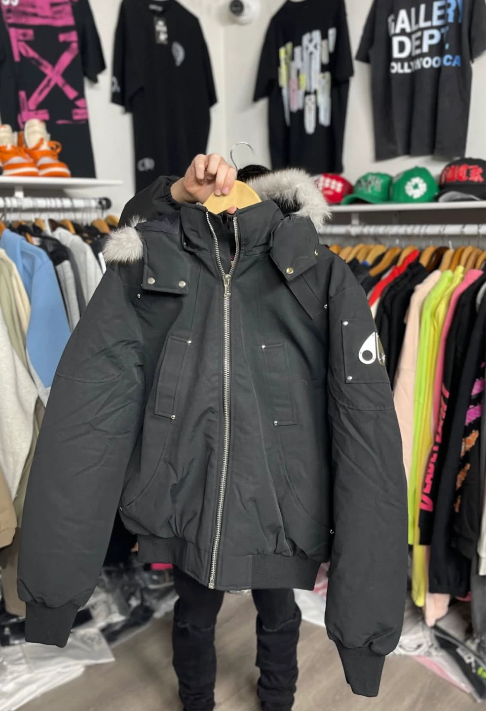 Moose Knuckles Bomber Jacket - Different hood colours - 1:1 - photo 2
