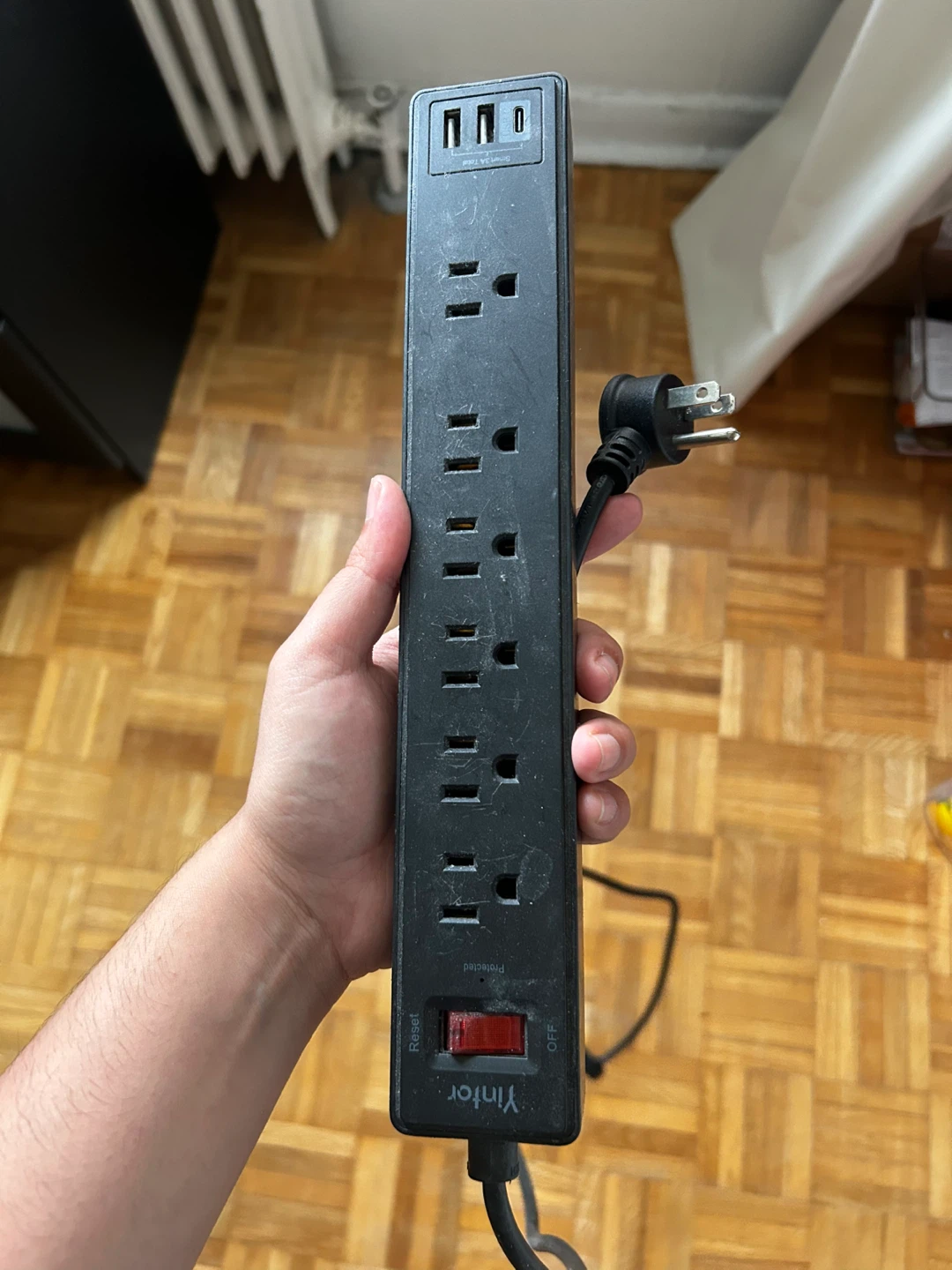 Yintor Power Bar with USB Ports