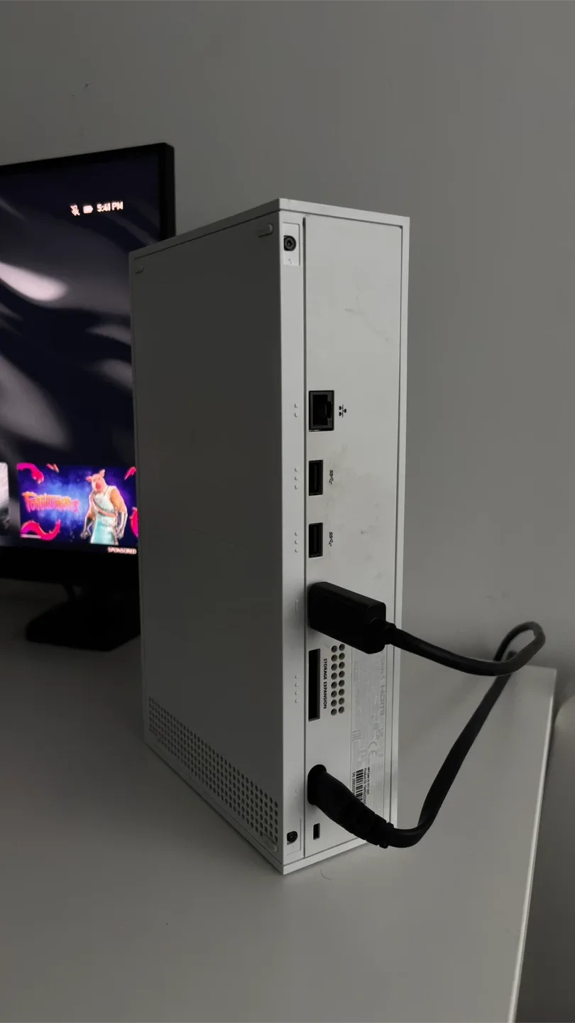 Xbox Series S Console - White image indicator(3)