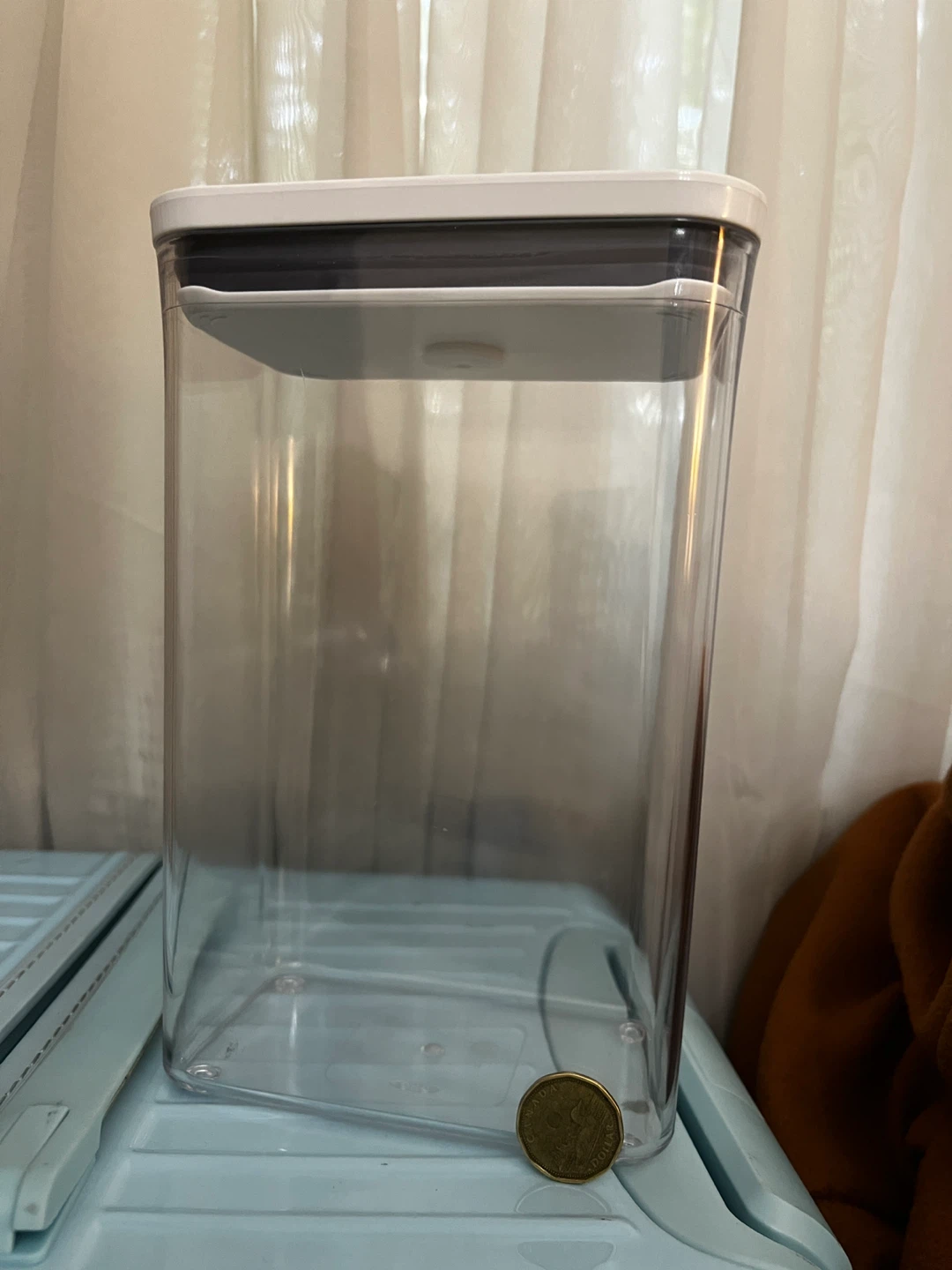 2$ OXO Good Grips 2.6 L Food Storage Container