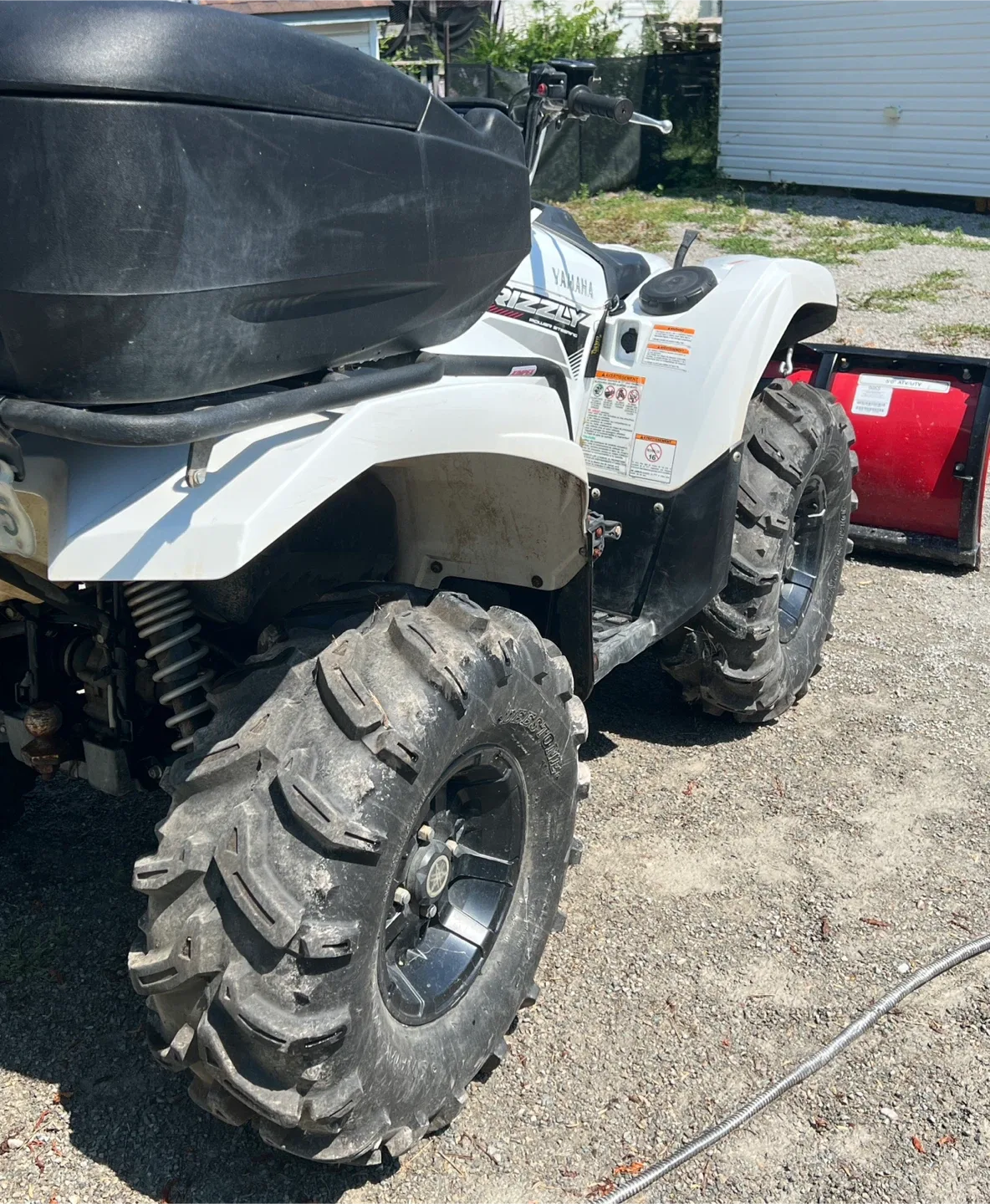 Yamaha Grizzly 700 2017 with Boss Hydraulic Plow image indicator(4)