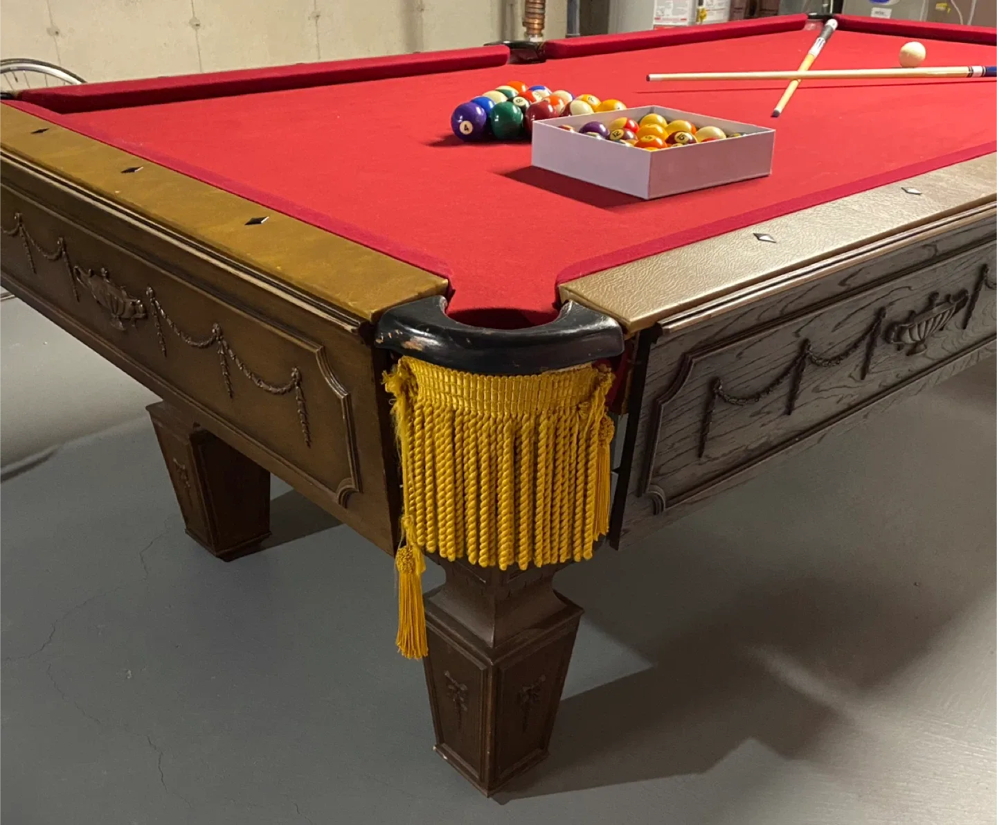 Pool Table with Accessories image indicator(5)